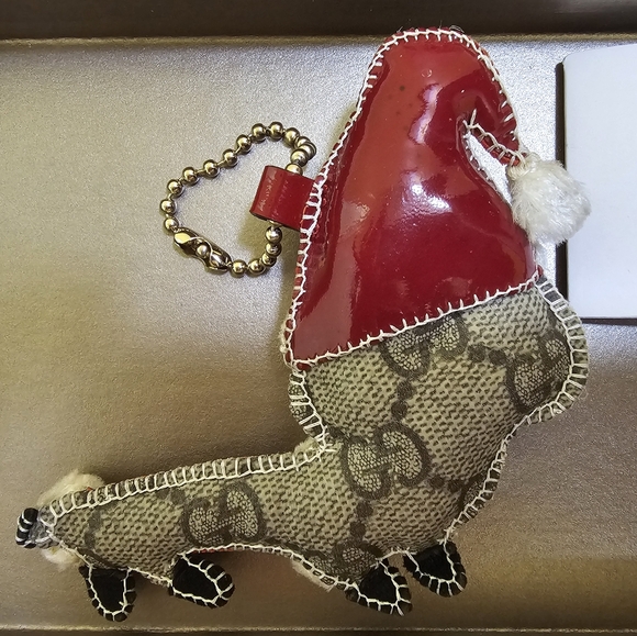 🎉HOST PICK🎉 Authentic GUCCI Dachshund Motif GG Pattern Charm - Picture 3 of 11